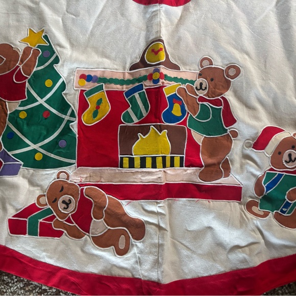 Vintage Red and White Holiday Tree Skirt with Teddy Bears - Picture 2 of 3
